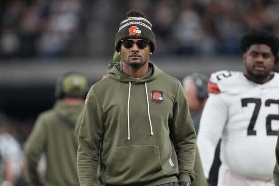 Reports: Browns restructure Deshaun Watson contract