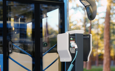 Zero emission buses pick up record share of stalling market