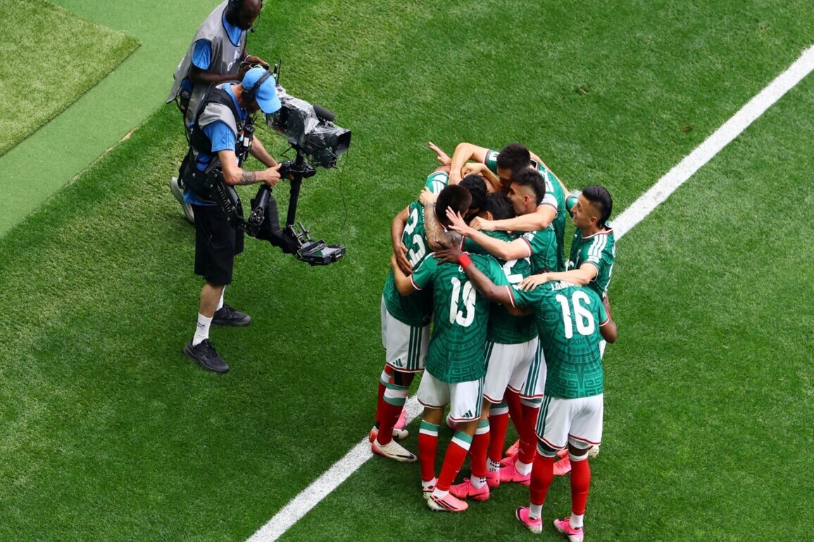 FIFA World Cup: Quinones, Jimenez shine as Mexico start campaign with 2-0 win over South Africa