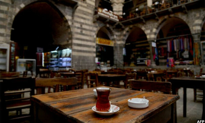 Man opens fire on teahouse for 'overpriced tea' Man opens fire on teahouse for 'overpriced tea'