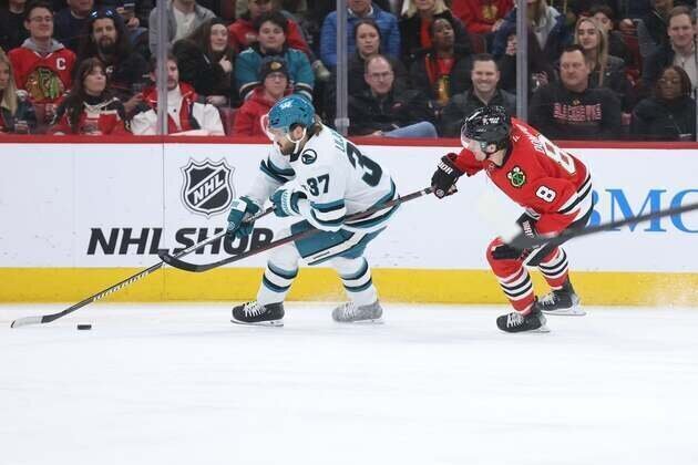 Ryan Donato's big night powers Blackhawks over Sharks