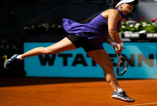 Madrid Open: Bianca Andreescu dominates Danielle Collins for first top-10 win on clay