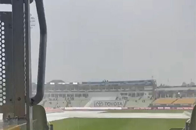 Start of play on Day 5 delayed due to rain between India, England