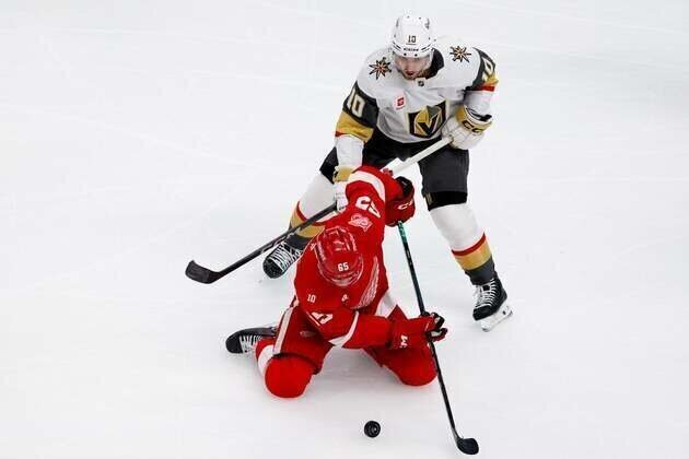NHL roundup: Tomas Hertl, Knights rally past Wings for OT win