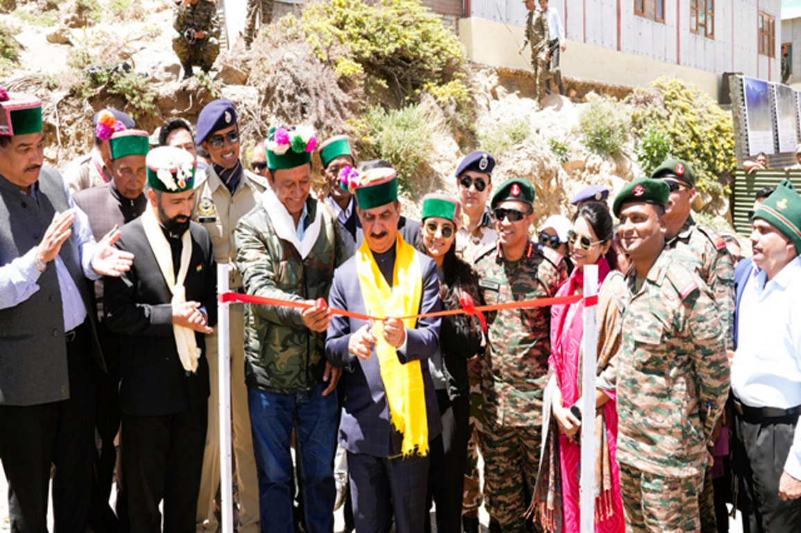 Himachal CM launches border tourism at Shipki La, pitches for Mansarovar Yatra link