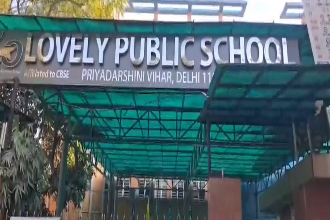 Delhi: Two school receives bomb threat, probe underway