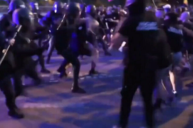 Anti-migrant protests flare up in EU state 