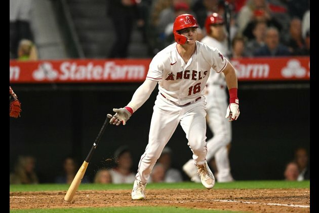 Mickey Moniak's key hit guides Angels over Cubs