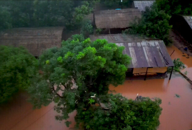 Deadly cyclone hits African nation 