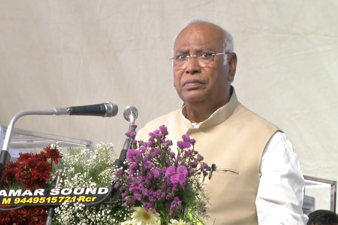 Karnataka: Congress President Kharge inaugurates Rs 1,069 crore projects in Kalaburagi