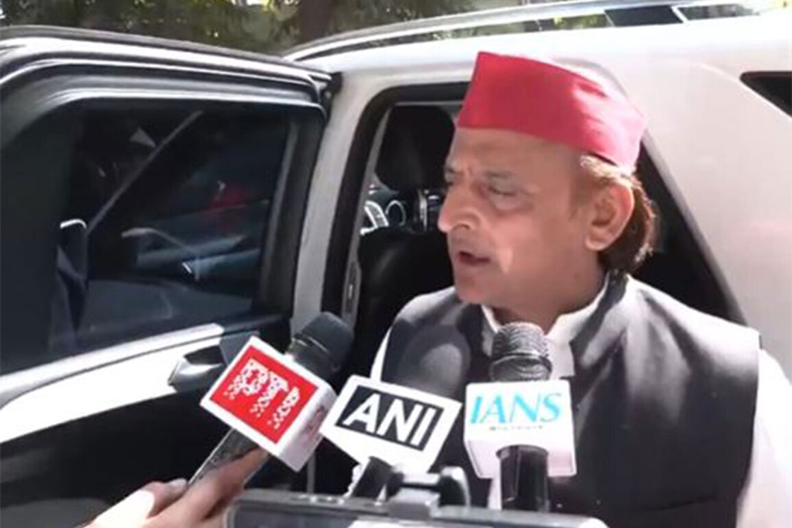 "Only Muslims, Backward classes, Dalits being served Form 7 notices": Akhilesh Yadav on SIR