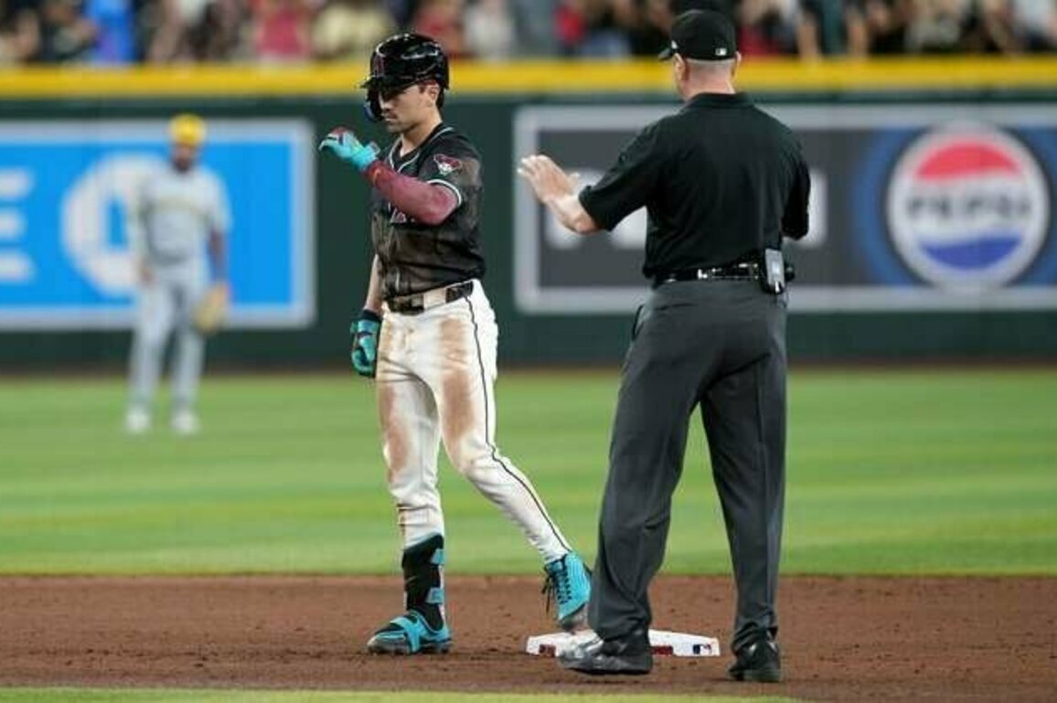 Bats awakened, D-backs go for series win over Brewers