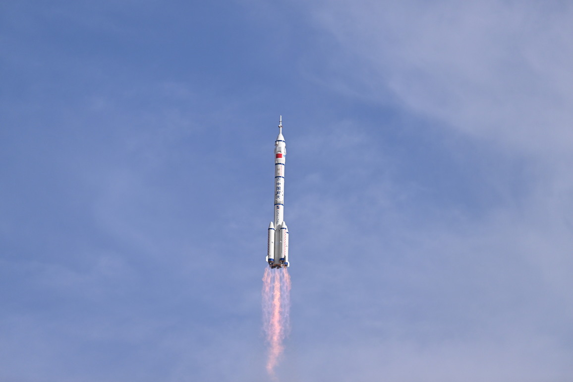 FOCUS | Launch of Shenzhou-20 crewed spaceship a complete success: official