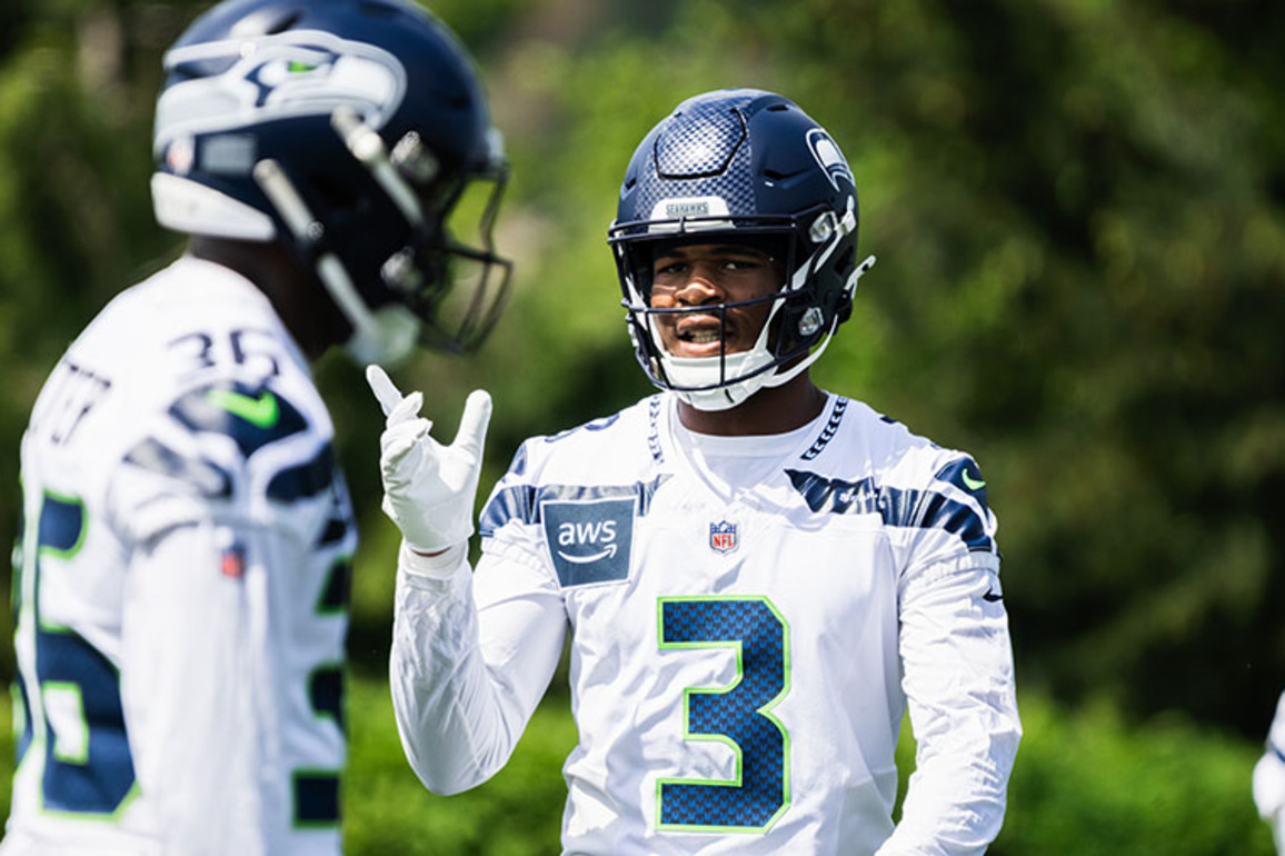 Seattle Seahawks' Emmanwori is versatile, and that's tricky