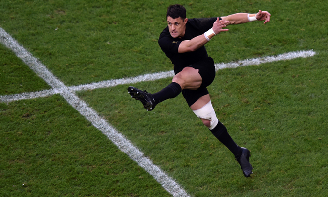 All Black legend Carter in shock Super Rugby comeback All Black legend Carter in shock Super Rugby comeback