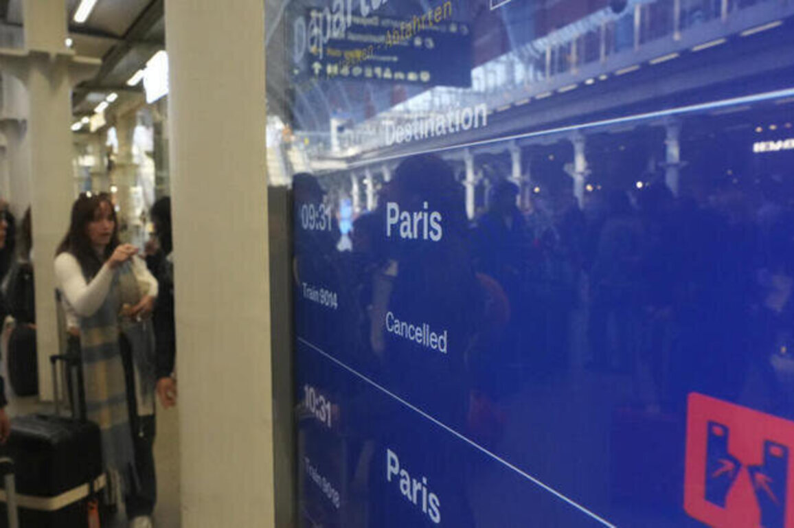 Eurostar suspends all trains, urges passengers to postpone travel