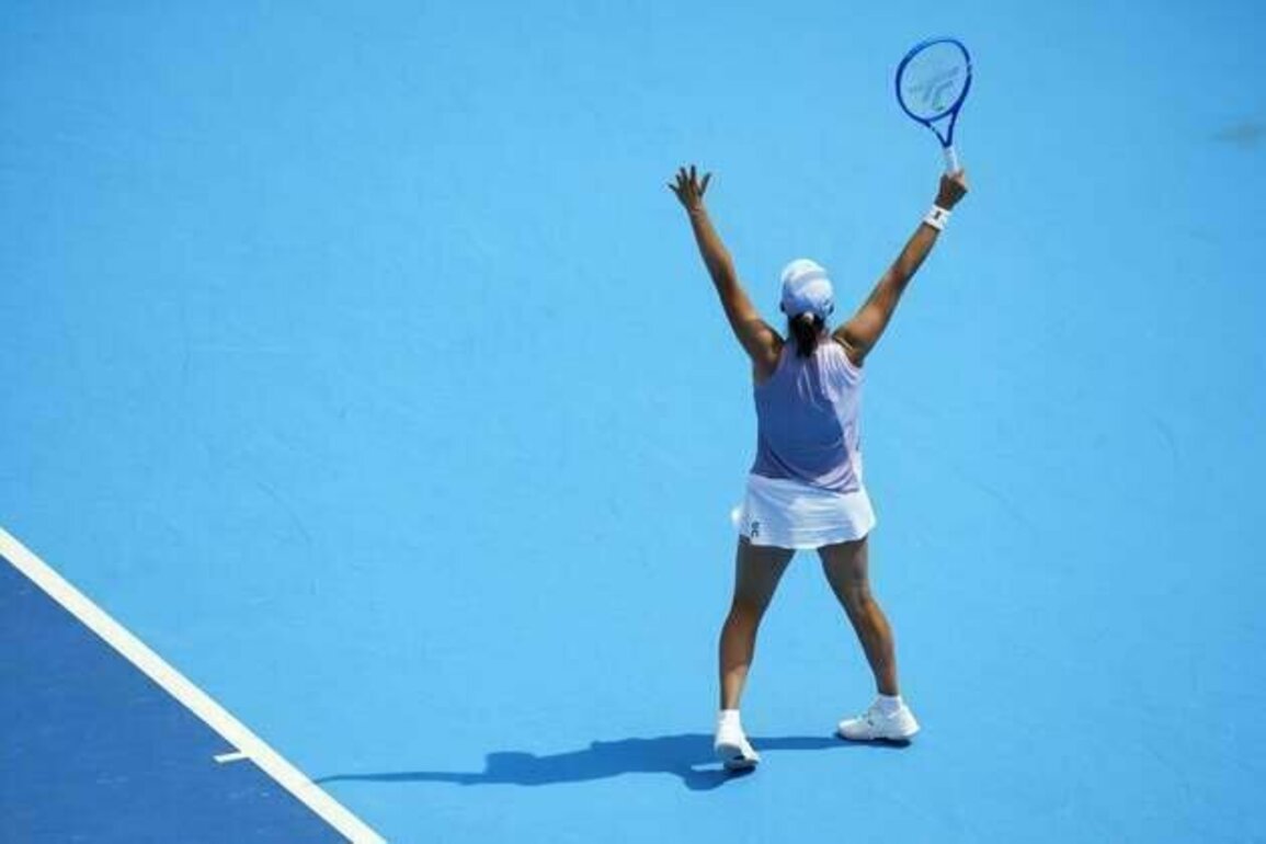Iga Swiatek sweeps Elena Rybakina to reach Cincinnati final