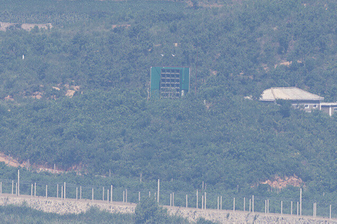 DPRK 'not willing' to remove border loudspeakers: official