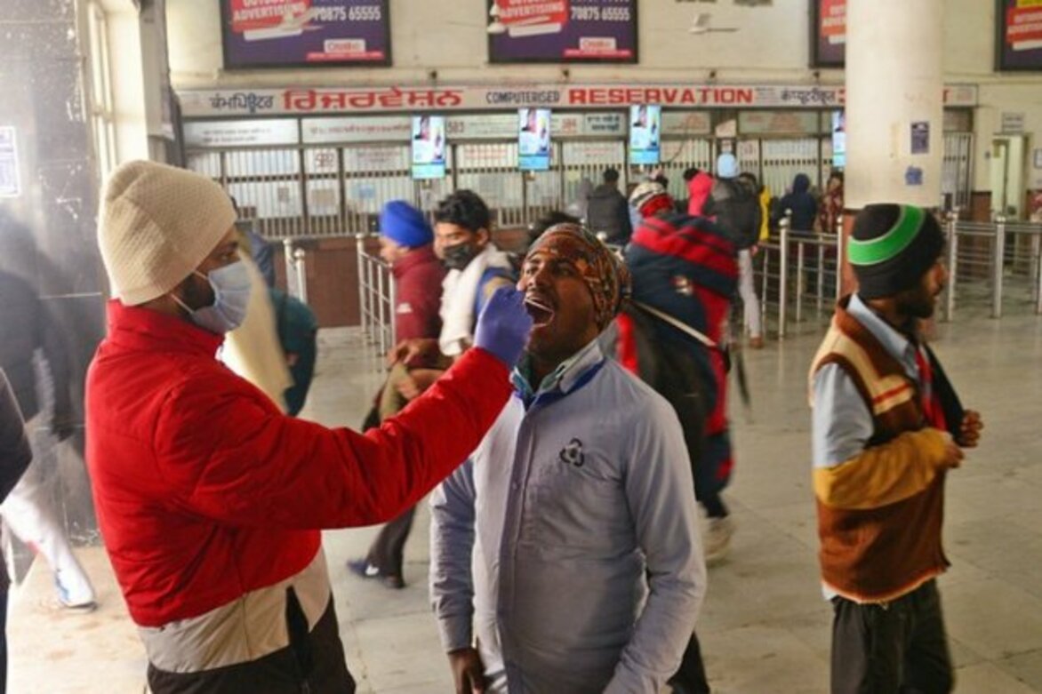 Variant is mild...but people should wear masks when they go out: Expert on rising COVID cases