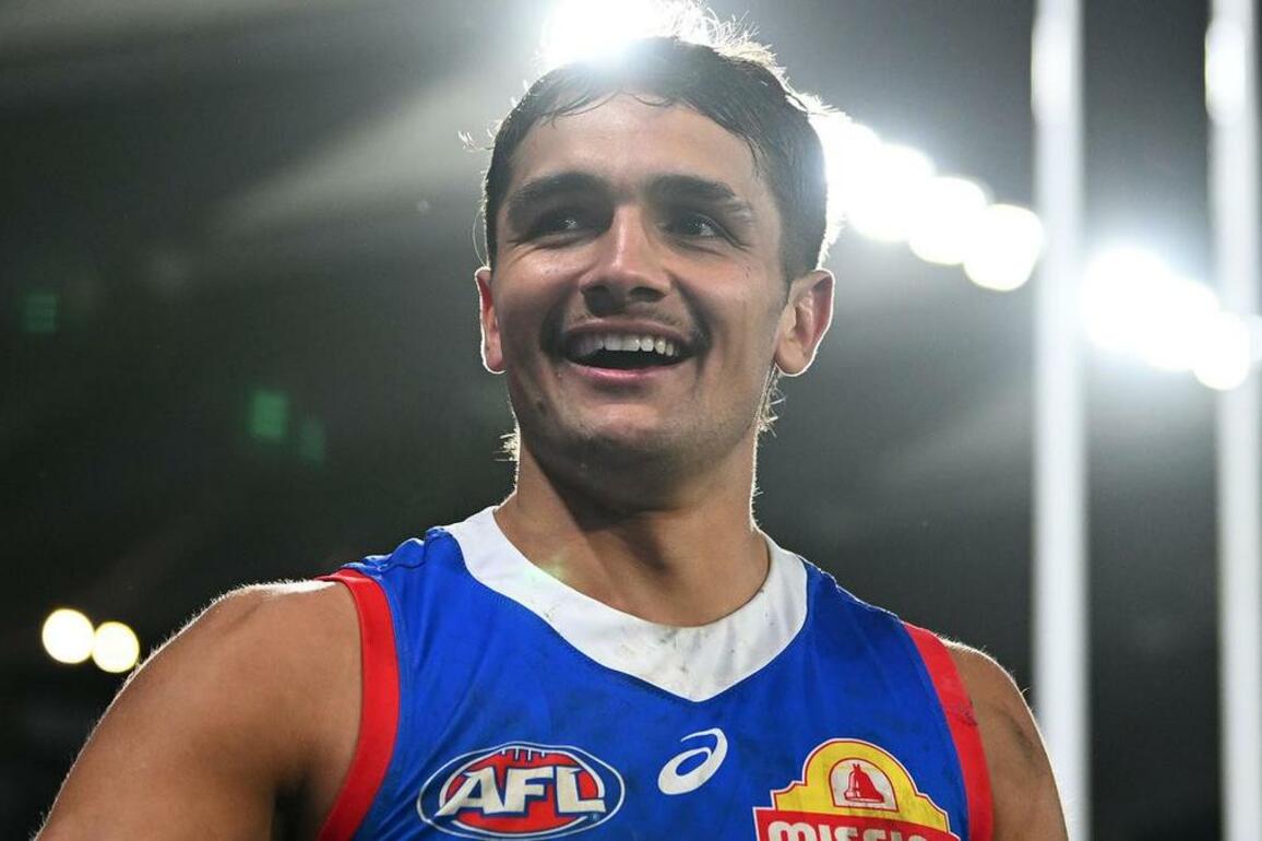Ugle-Hagan addresses teammates on Whitten Oval return
