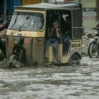 Pakistan flash flloods kill 24