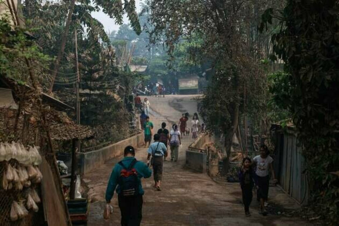 Thailand Allows Myanmar Refugees in Camps to Work Legally
