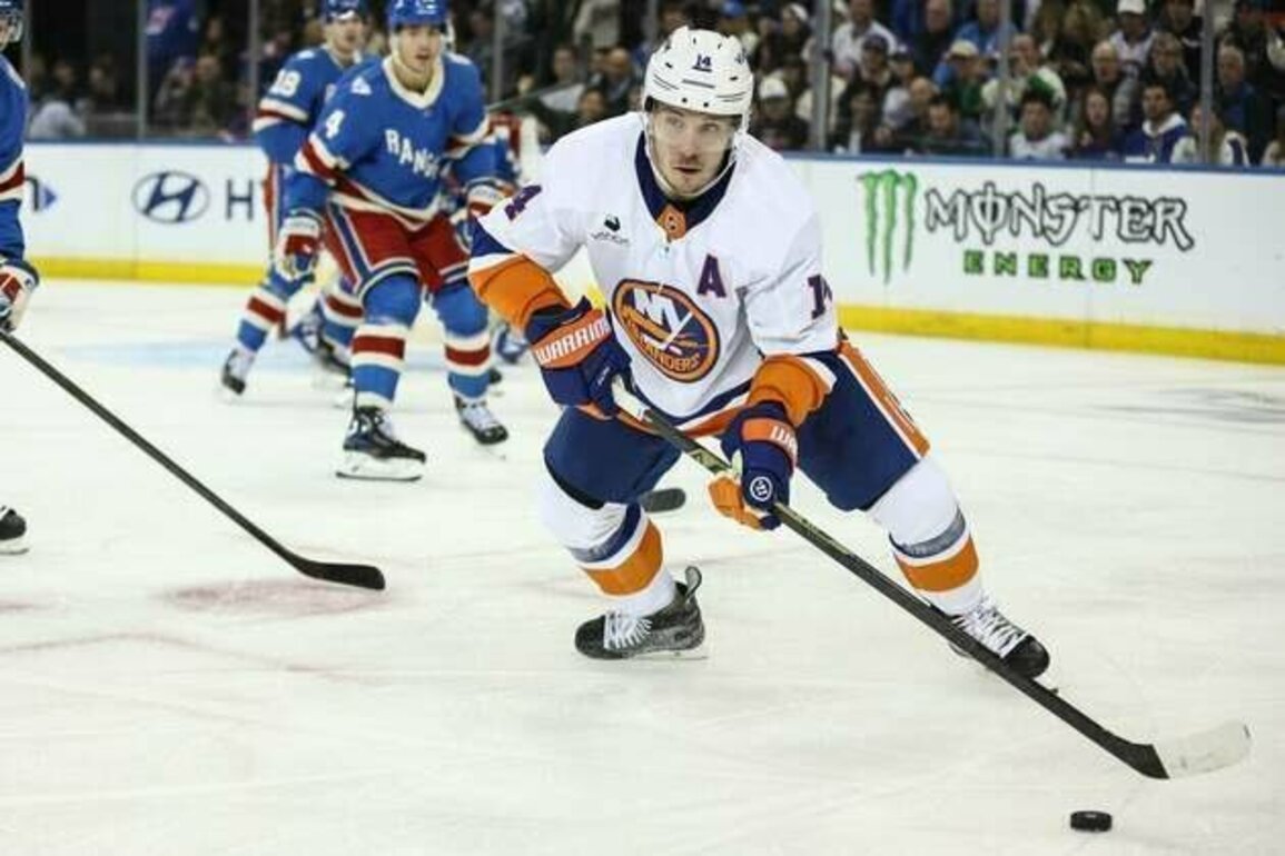 Islanders' Bo Horvat stars as Rangers blanked again at home