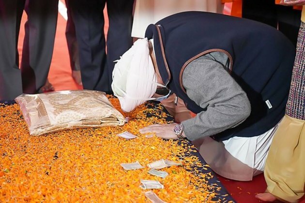 Punjab CM pays respect at Sri Ber Sahib Gurudwara