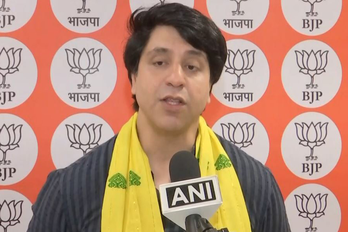 "If someone keeps national interest above 'Parivaric', fatwa is issued": BJP slams Congress for criticising Tharoor over PM Modi praise