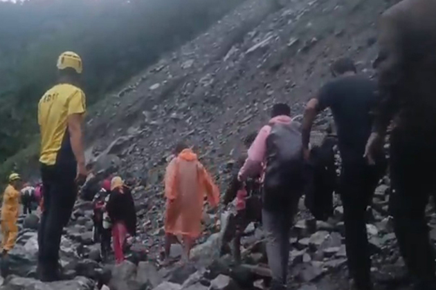 Uttarakhand: Kedarnath Dham Yatra halted amid falling stones