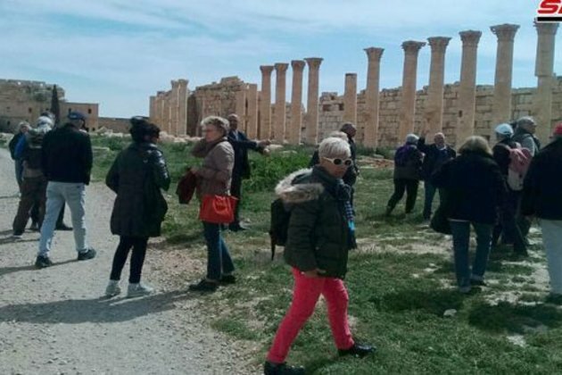 Tourist group from Canada, France and Switzerland visit Palmyra