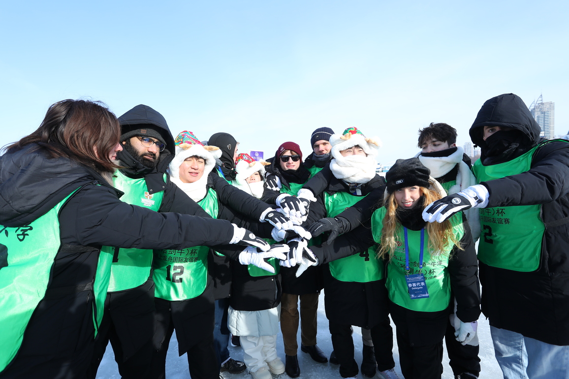 CHINA-HEILONGJIANG-HARBIN-UNIVERSITIES-ICE DRAGON BOAT RACE (CN)
