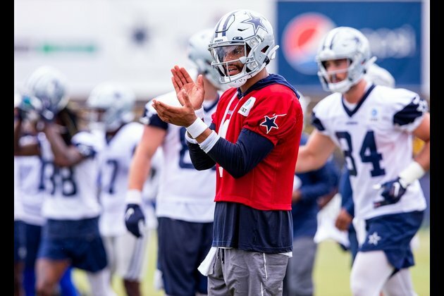 Cowboys QB Dak Prescott leaves practice with sore throwing arm