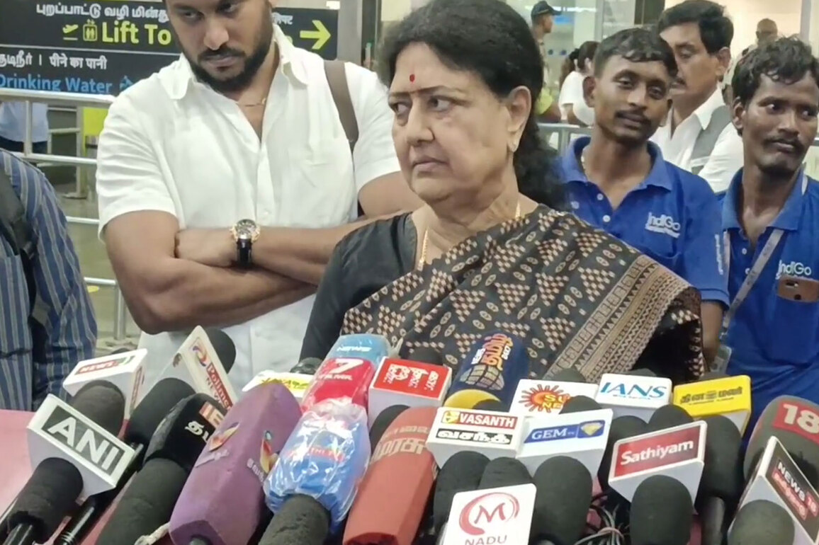 Tamil Nadu: Sasikala demands central agency probe into Karur tragedy