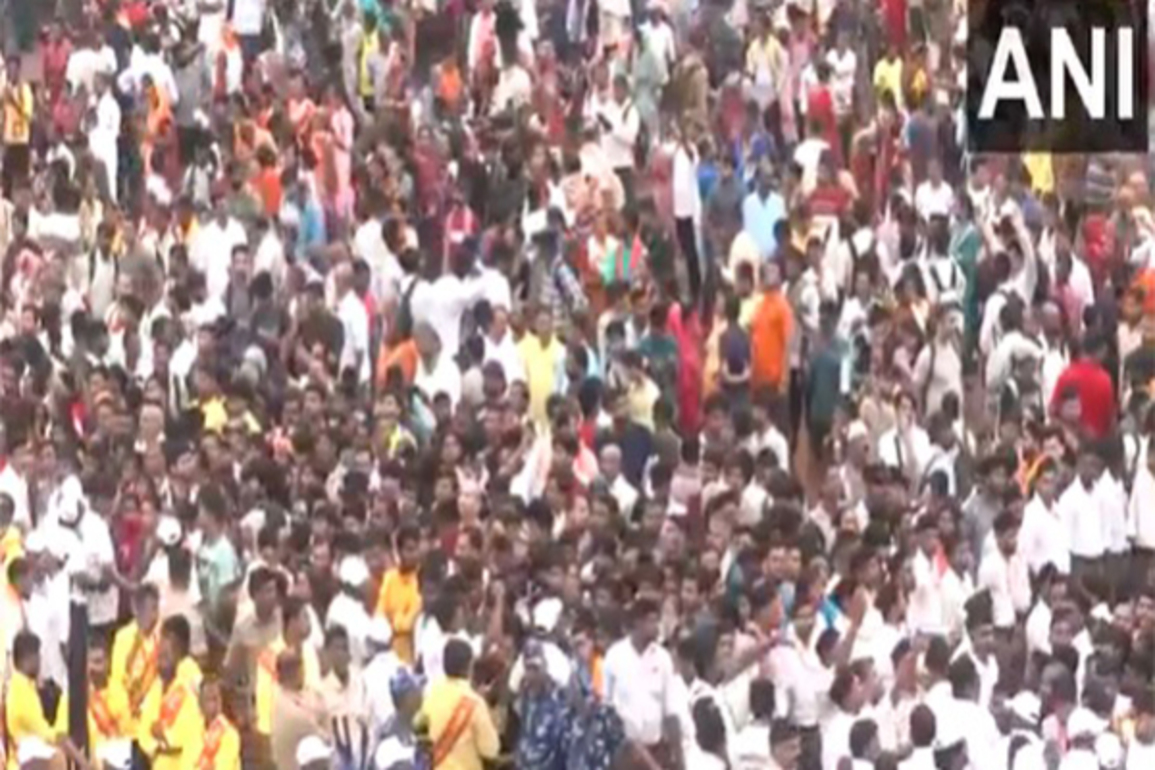 Odisha: Devotees gather in Puri as Rath Yatra begins, call it a "divine experience"