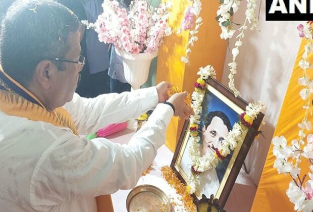 Odisha: Union Minister Pradhan pays floral tribute to Pandit Deendayal Upadhyaya on his birth anniversary