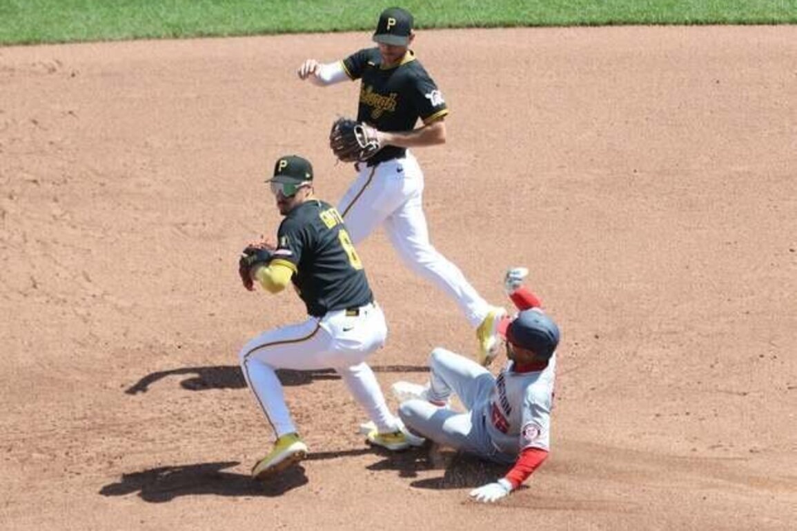 Errors prove costly in Nationals' 10-inning win over Pirates