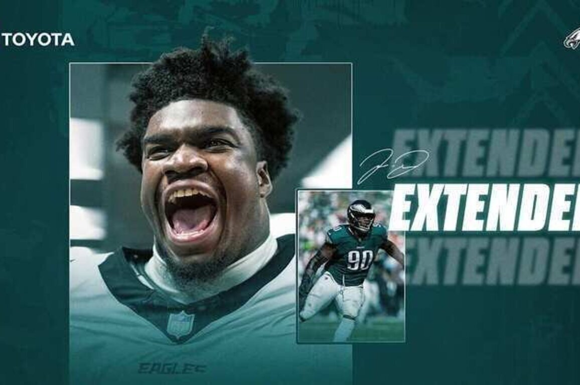 Eagles, Jordan Davis agree to three-year contract extension