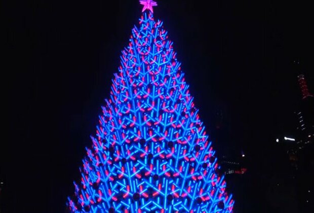 Melbourne seen decked up in Christmas lights