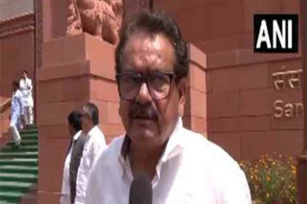 Congress only wants to 'complicate' matters: Union Minister SP Singh Baghel