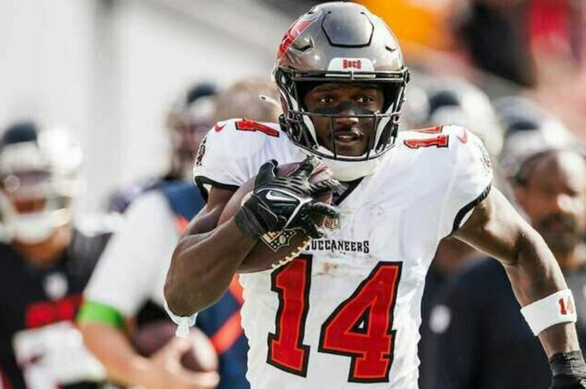 Bucs, Chris Godwin Extend Negotiating Period