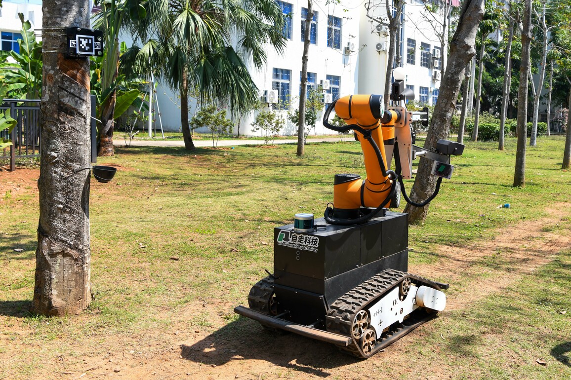 CHINA-HAIKOU-AI-POWERED RUBBER-TAPPING ROBOTS (CN)