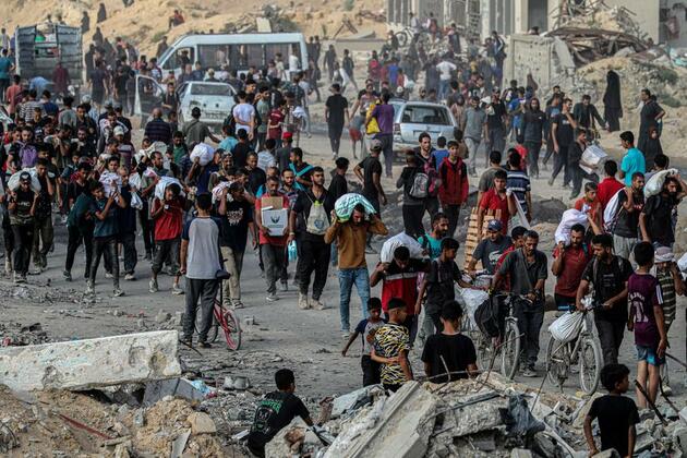 Gazan residents struggle with soaring prices, cash shortages amid humanitarian crisis