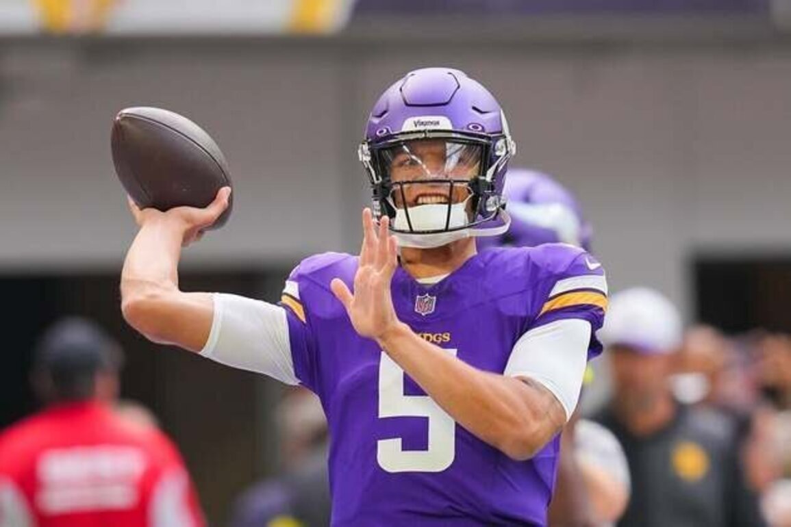 Report: Packers signing QB Desmond Ridder