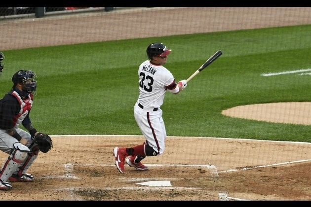 Indians take down White Sox in 10 innings