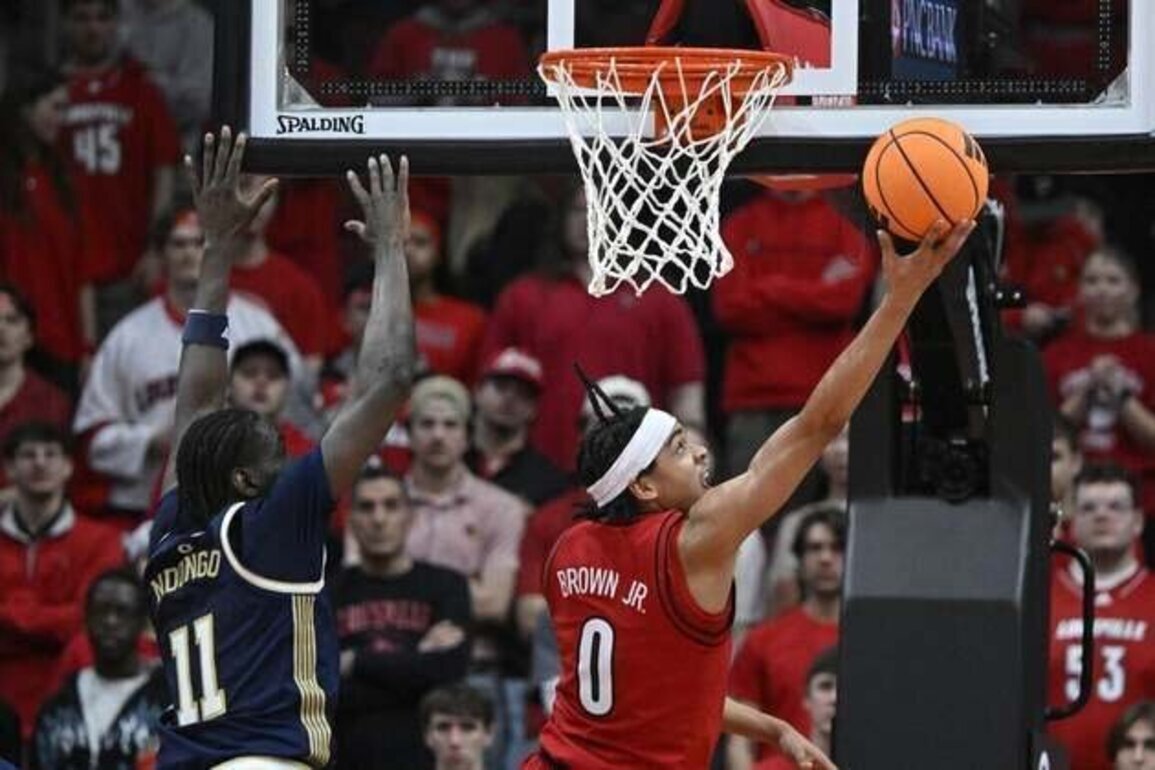 No. 21 Louisville back on track, extends Georgia Tech's skid