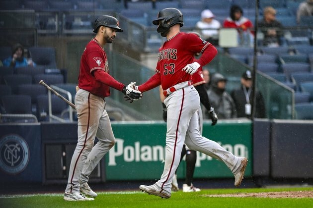Diamondbacks continue postseason hunt against Yankees