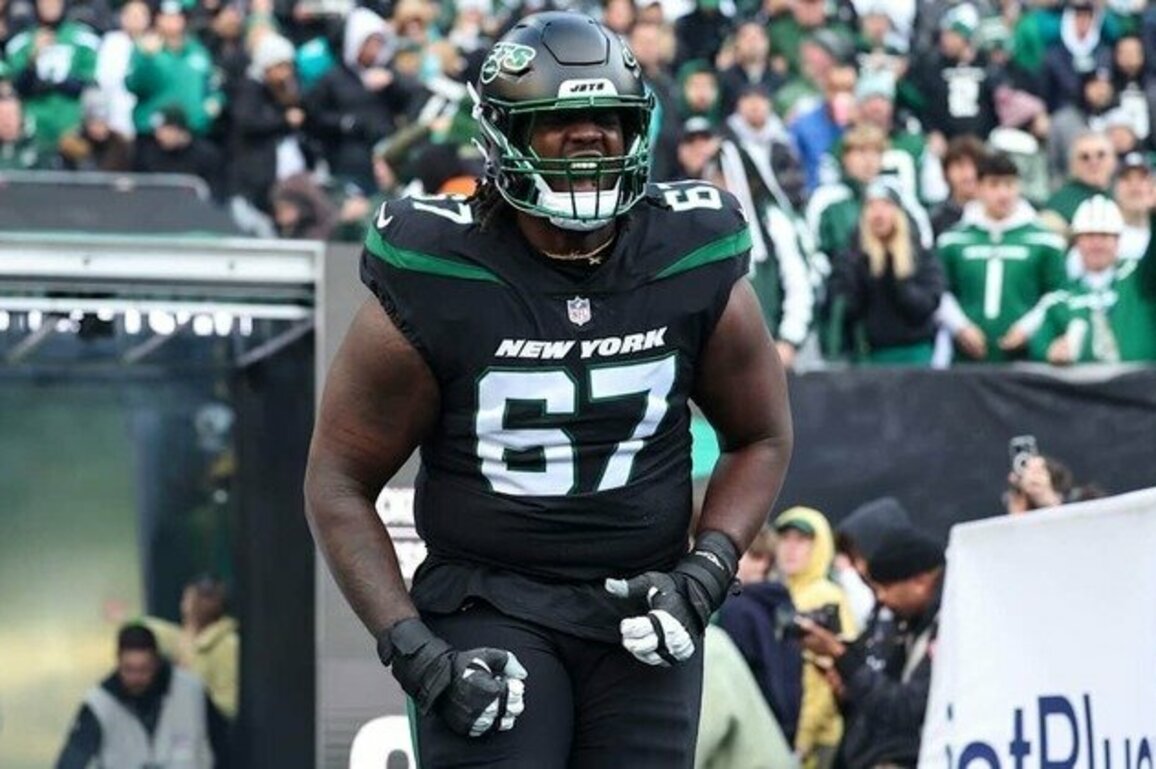 Falcons add 2 players to practice squad
