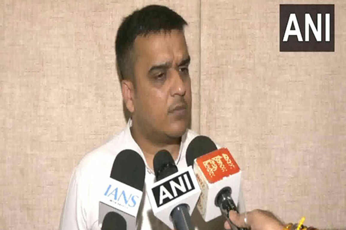 "Most infiltrators have Govt documents of West Bengal": Gujarat Minister Harsh Sanghavi