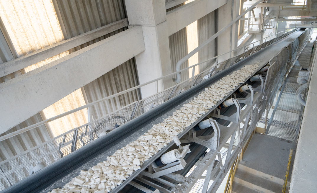 Produção de caulim da Artemyn no Pará